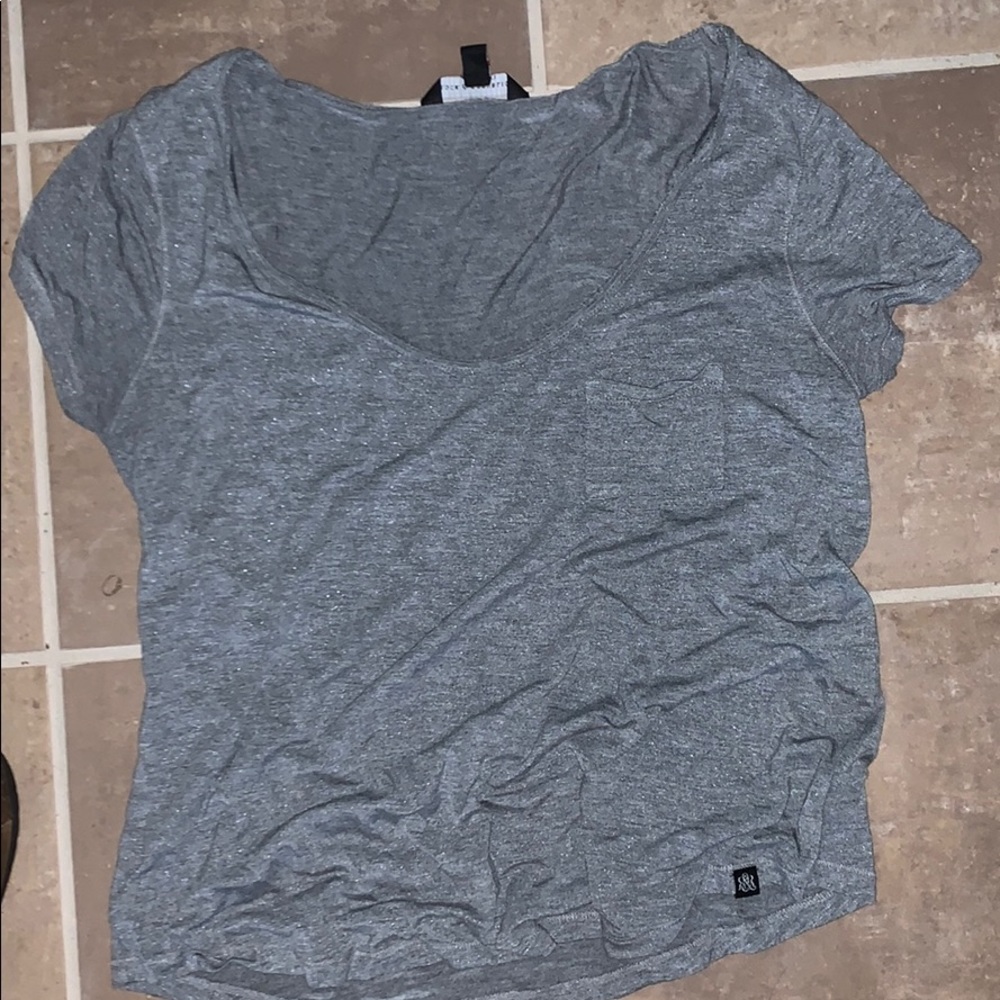 V neck top